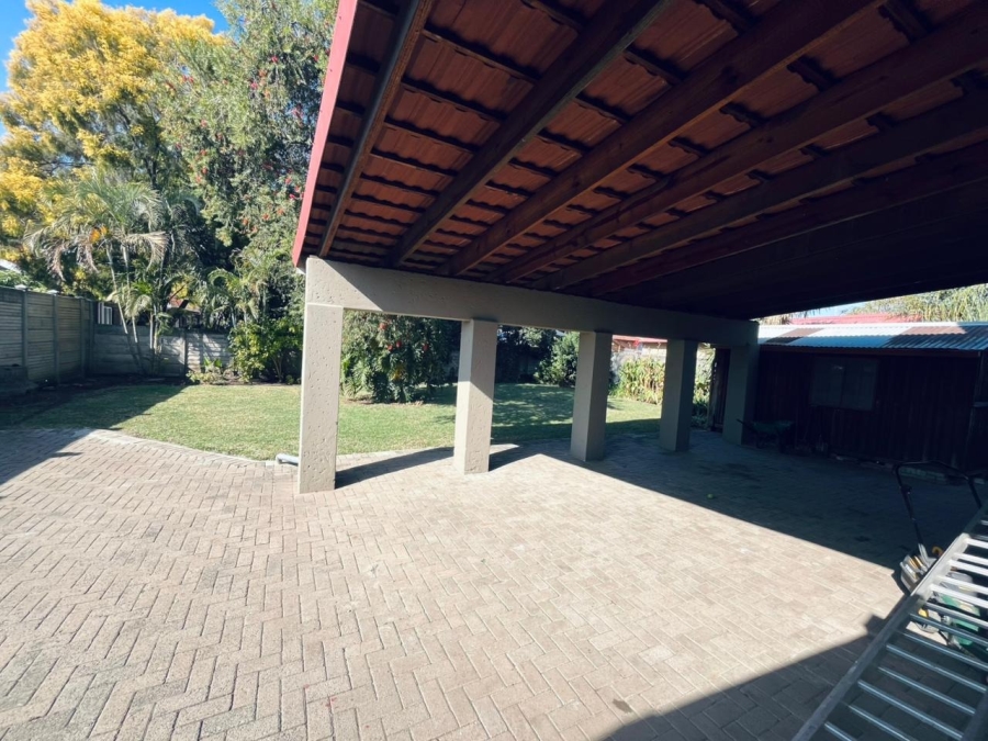 4 Bedroom Property for Sale in Oos Einde North West